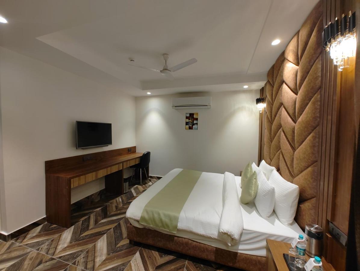 Grand Luxotica By Dls Hotels Dehradun Exterior foto