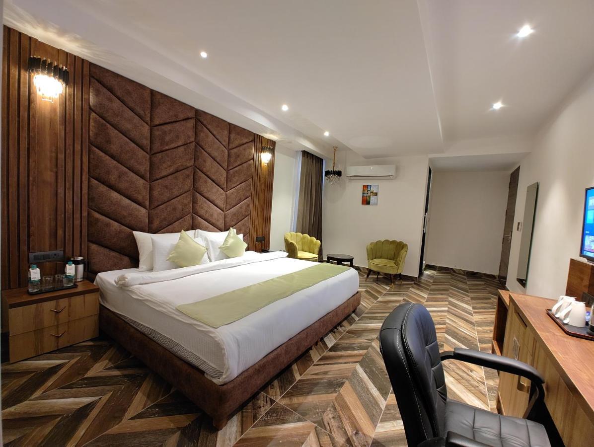 Grand Luxotica By Dls Hotels Dehradun Exterior foto