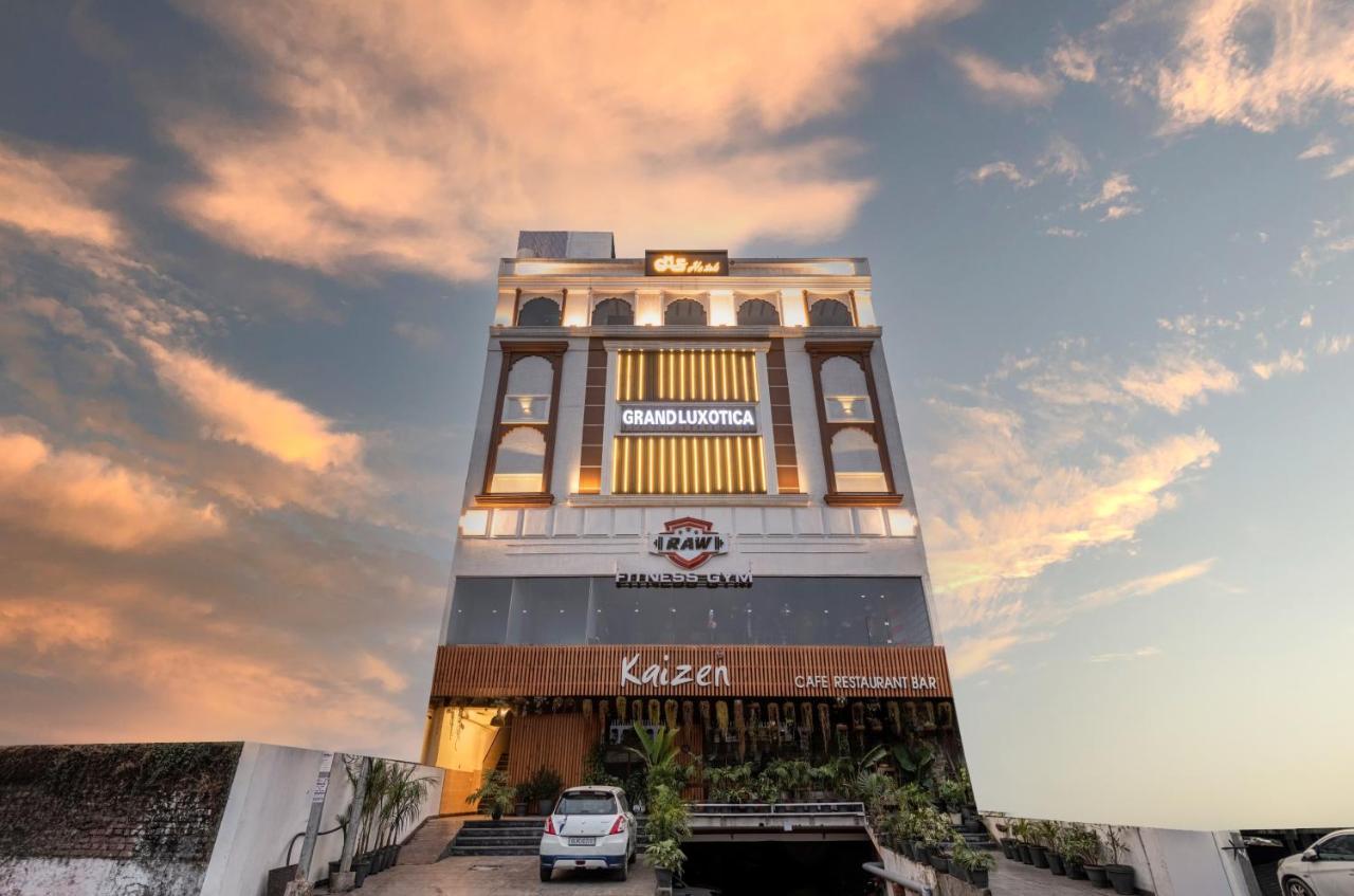 Grand Luxotica By Dls Hotels Dehradun Exterior foto
