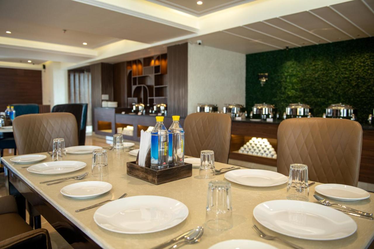 Grand Luxotica By Dls Hotels Dehradun Exterior foto