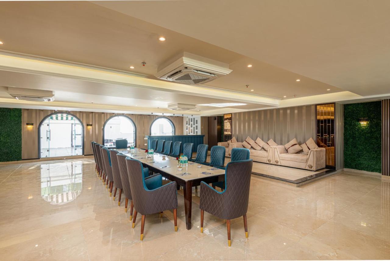 Grand Luxotica By Dls Hotels Dehradun Exterior foto